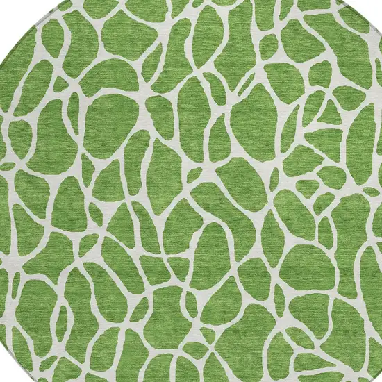 8' Green And Ivory Round Geometric Washable Indoor Outdoor Area Rug Photo 4