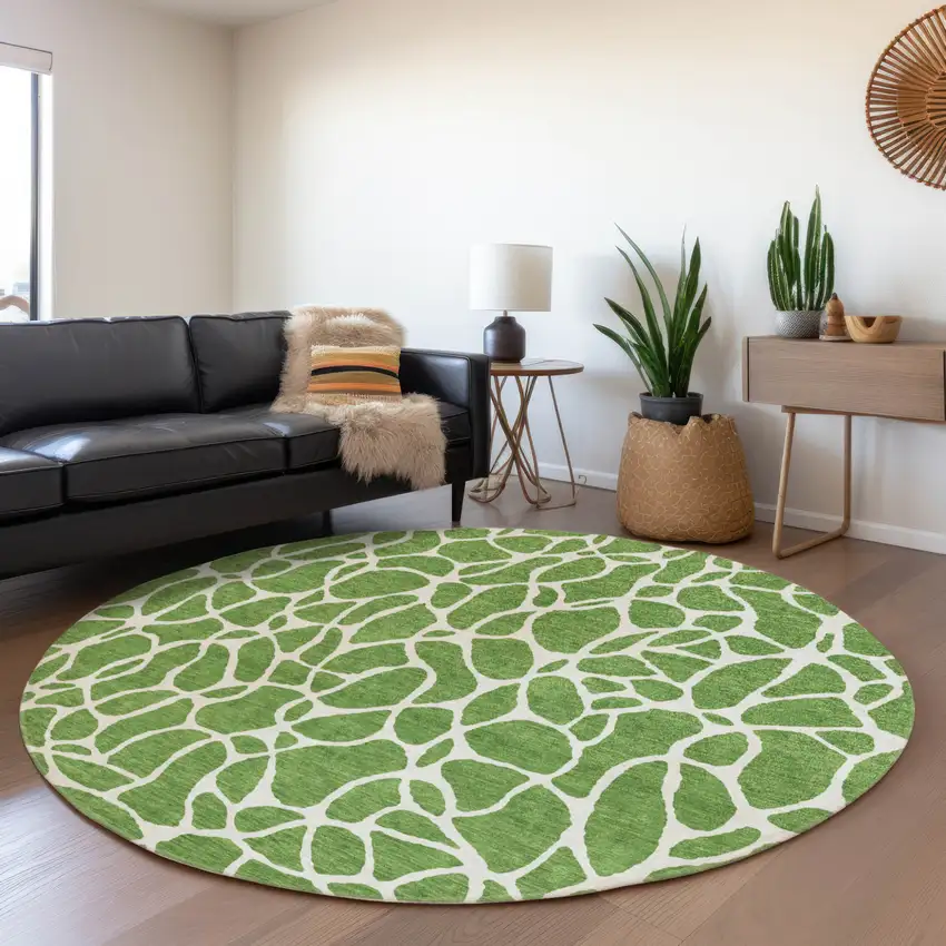 8' Green And Ivory Round Geometric Washable Indoor Outdoor Area Rug Photo 7