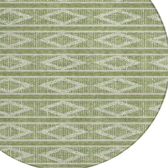 8' Green And Ivory Round Geometric Washable Indoor Outdoor Area Rug Photo 4
