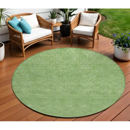 8' Green And Ivory Round Geometric Washable Indoor Outdoor Area Rug Photo 1