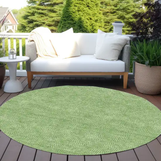 8' Green And Ivory Round Geometric Washable Indoor Outdoor Area Rug Photo 7