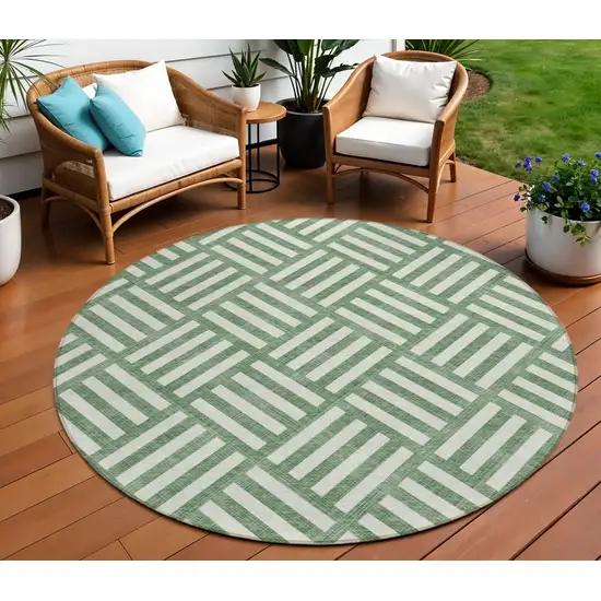 8' Green And Ivory Round Geometric Washable Indoor Outdoor Area Rug Photo 1