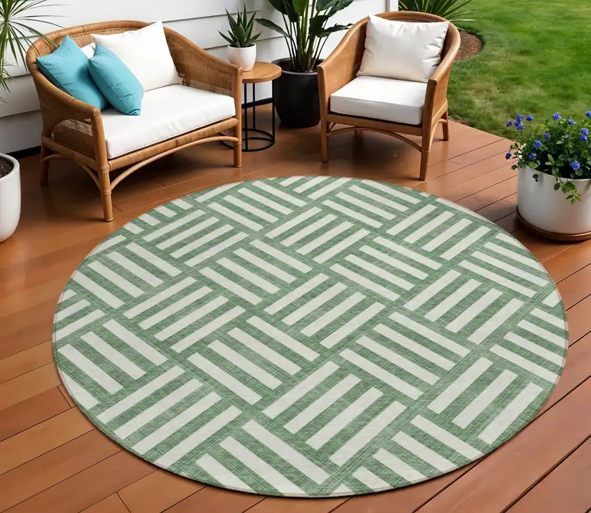 8' Green And Ivory Round Geometric Washable Indoor Outdoor Area Rug Photo 1