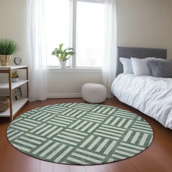 8' Green And Ivory Round Geometric Washable Indoor Outdoor Area Rug Photo 7