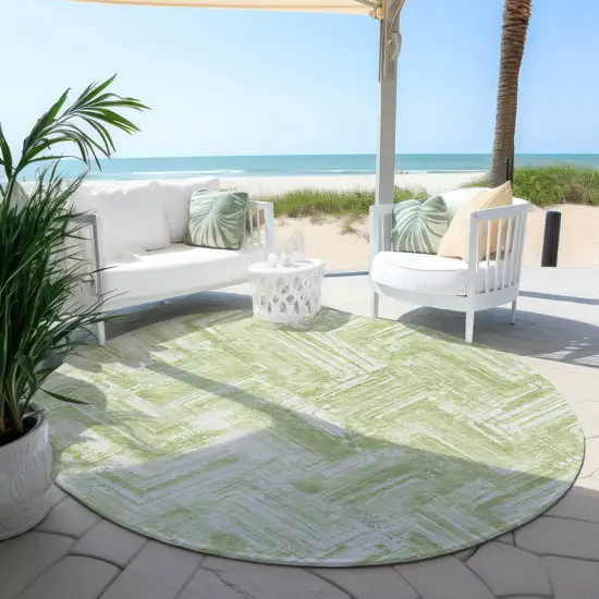 8' Green And Ivory Round Geometric Washable Indoor Outdoor Area Rug Photo 5