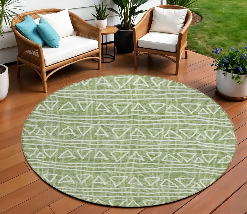8' Green And Ivory Round Geometric Washable Indoor Outdoor Area Rug Photo 1
