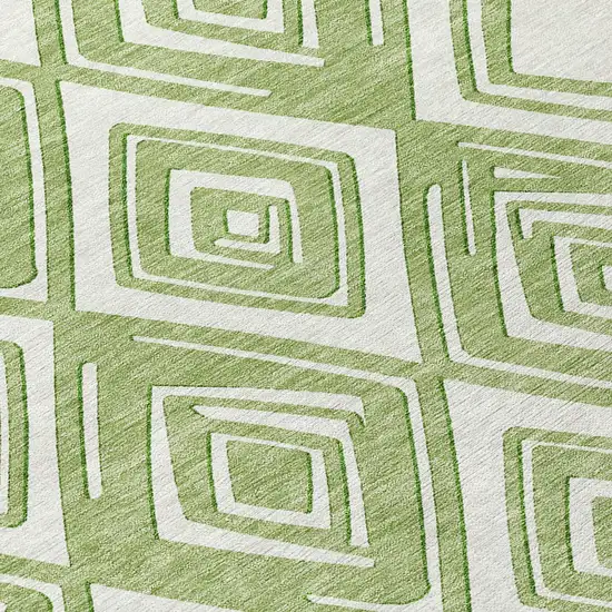 8' Green And Ivory Round Geometric Washable Indoor Outdoor Area Rug Photo 5