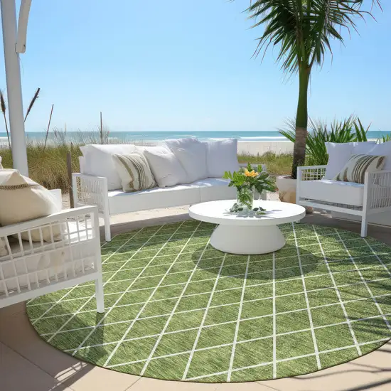 8' Green And Ivory Round Geometric Washable Indoor Outdoor Area Rug Photo 7