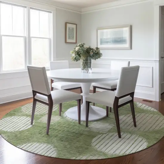 8' Green And Ivory Round Geometric Washable Indoor Outdoor Area Rug Photo 7