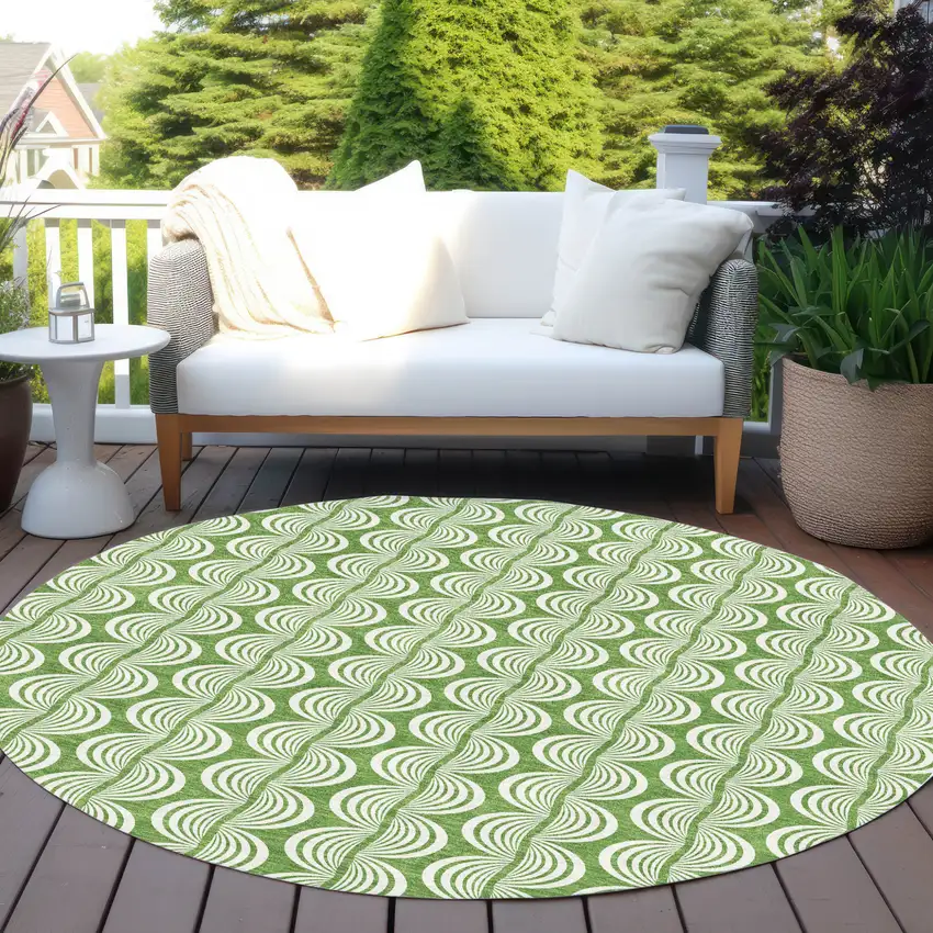 8' Green And Ivory Round Ogee Washable Indoor Outdoor Area Rug Photo 7