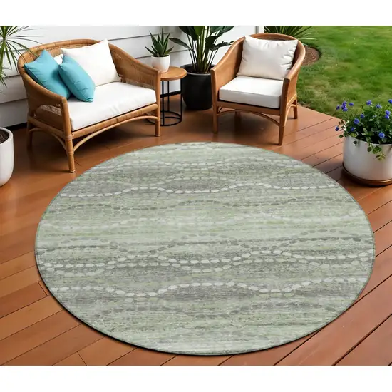 8' Green And Ivory Round Ogee Washable Indoor Outdoor Area Rug Photo 2