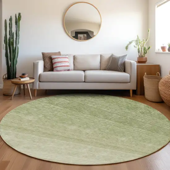 8' Green And Ivory Round Ombre Washable Indoor Outdoor Area Rug Photo 7