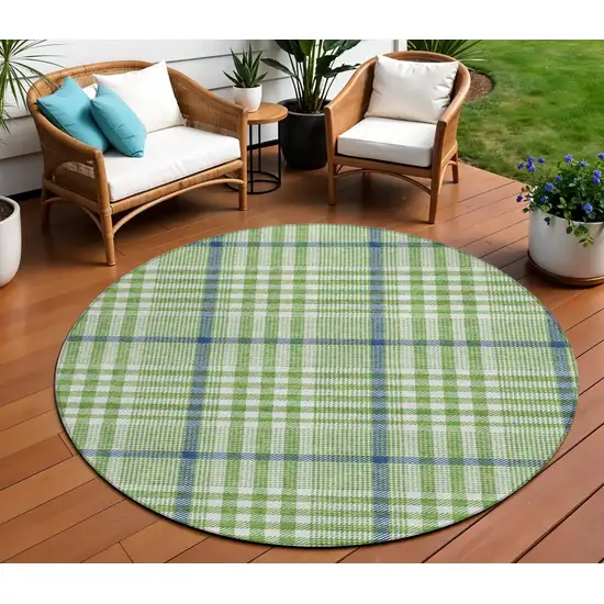 8' Green And Ivory Round Plaid Washable Indoor Outdoor Area Rug Photo 1