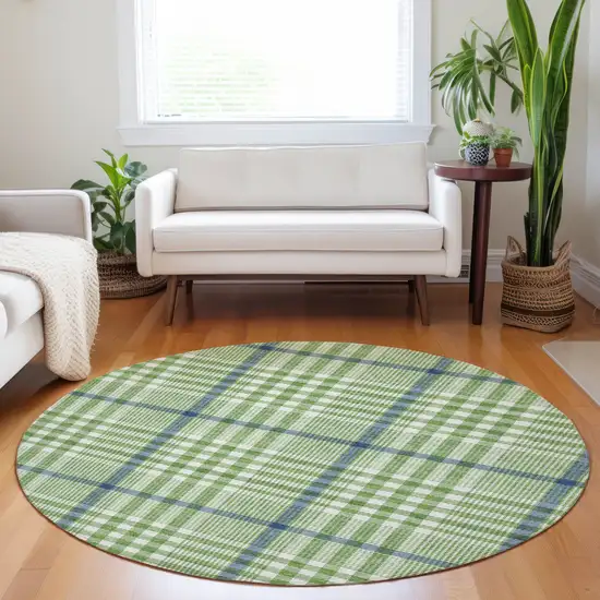 8' Green And Ivory Round Plaid Washable Indoor Outdoor Area Rug Photo 7