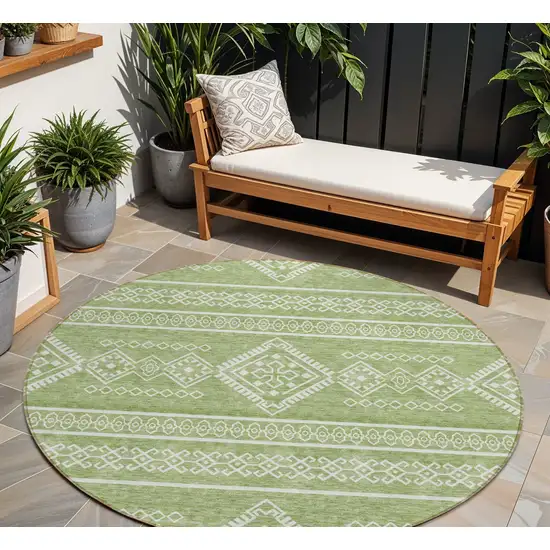 8' Green And Ivory Round Southwestern Washable Indoor Outdoor Area Rug Photo 1