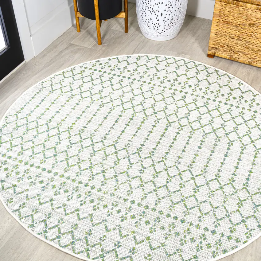 5' Green And Ivory Round Trellis Indoor Outdoor Area Rug Photo 4