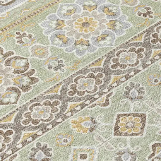 8' Green And Ivory Round Tribal Washable Indoor Outdoor Area Rug Photo 7