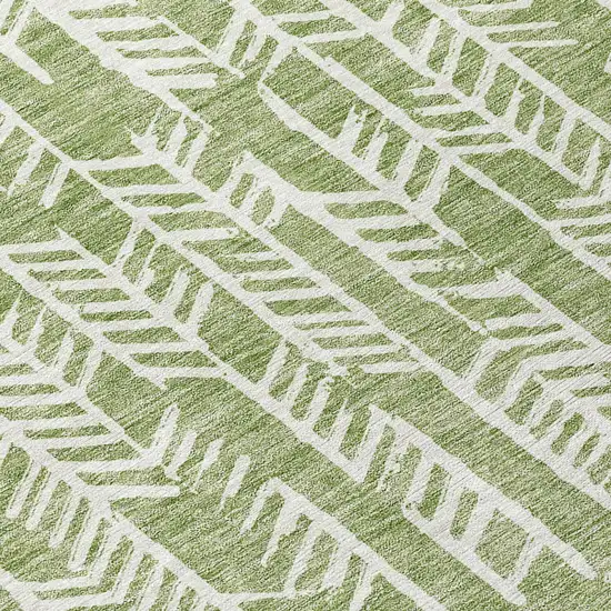 8' Green And Ivory Round Tribal Washable Indoor Outdoor Area Rug Photo 8