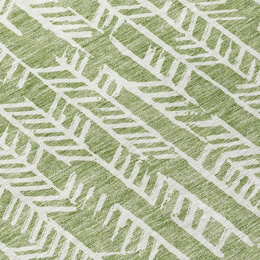 8' Green And Ivory Round Tribal Washable Indoor Outdoor Area Rug Photo 8