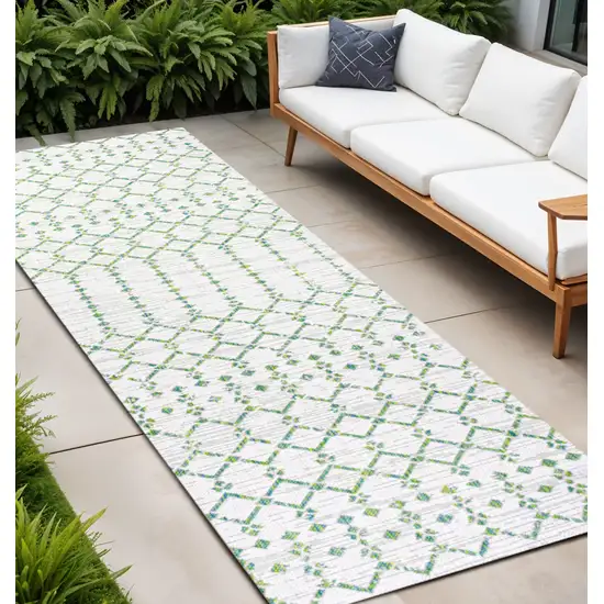 8' Green And Ivory Trellis Indoor Outdoor Runner Rug Photo 1