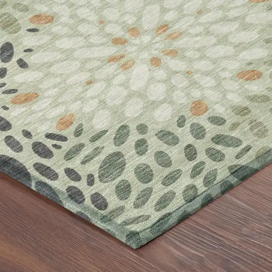8' Green And Khaki Round Abstract Washable Indoor Outdoor Area Rug Photo 4