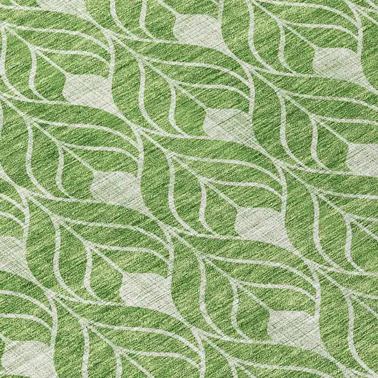 8' Green And Light Green Round Geometric Washable Indoor Outdoor Area Rug Photo 8