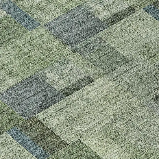 8' Green And Mint Green Round Geometric Washable Indoor Outdoor Area Rug Photo 9