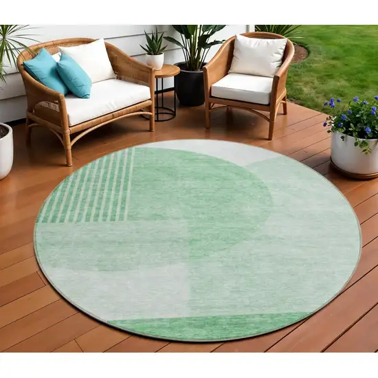8' Green And Mint Green Round Geometric Washable Indoor Outdoor Area Rug Photo 1