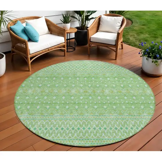 8' Green And Mint Green Round Tribal Washable Indoor Outdoor Area Rug Photo 1