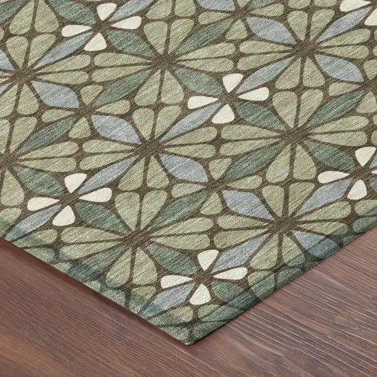 8' Green And Sage Round Geometric Washable Indoor Outdoor Area Rug Photo 6