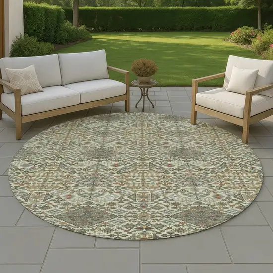 8' Green And Teal Blue Round Geometric Washable Indoor Outdoor Area Rug Photo 4