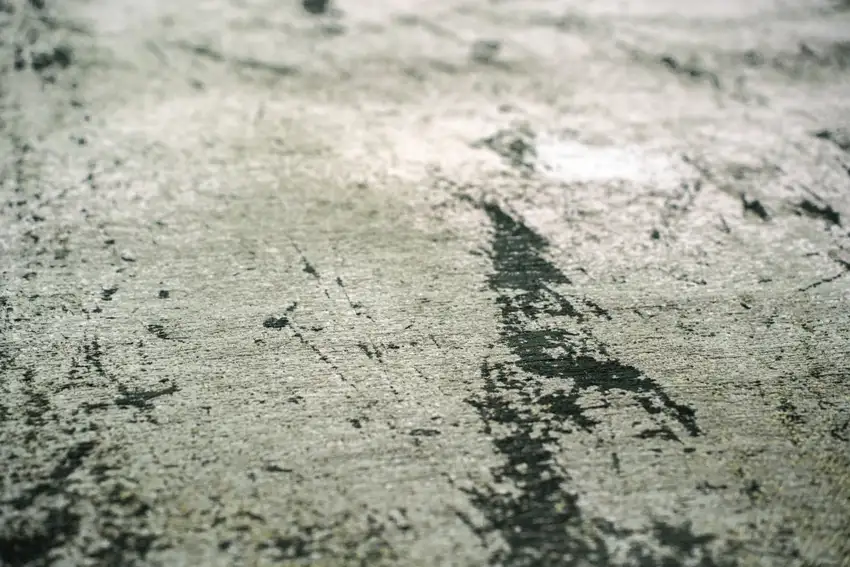 8' Green And White Abstract Washable Round Rug With UV Protection Photo 8