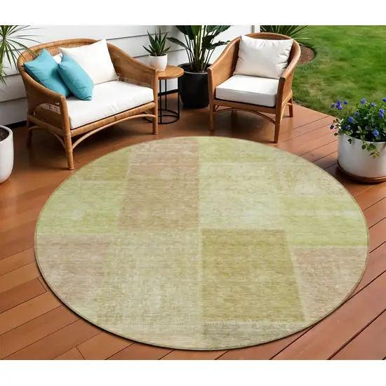 8' Green Copper And Mint Green Round Patchwork Washable Indoor Outdoor Area Rug Photo 1