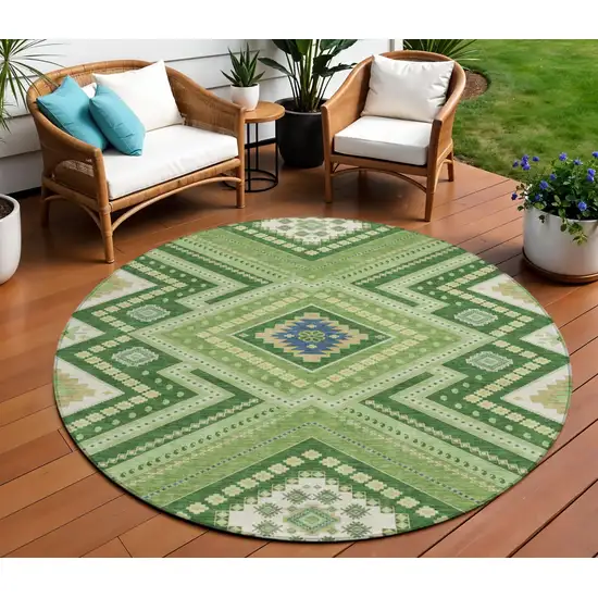 8' Green Ivory And Beige Round Tribal Washable Indoor Outdoor Area Rug Photo 1