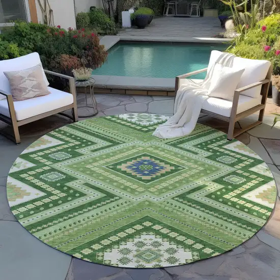 8' Green Ivory And Beige Round Tribal Washable Indoor Outdoor Area Rug Photo 5