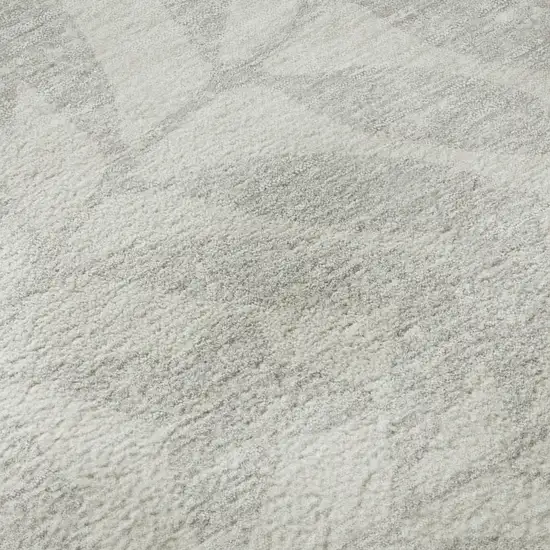 8' Ivory And Beige Floral Washable Round Rug With UV Protection Photo 9