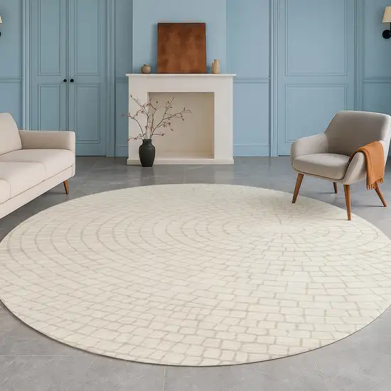 8' Ivory And Beige Round Geometric Washable Indoor Outdoor Area Rug Photo 5