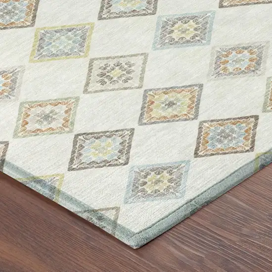 8' Ivory And Beige Round Geometric Washable Indoor Outdoor Area Rug Photo 4