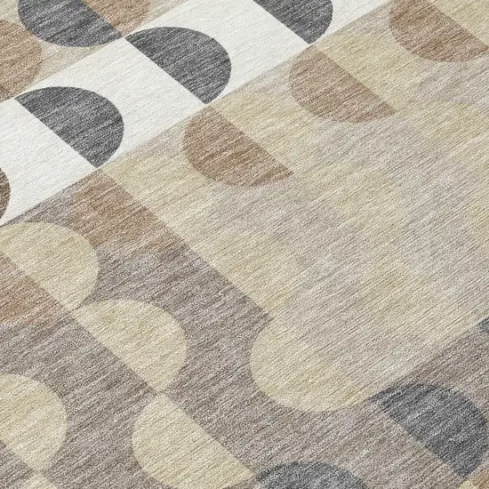 8' Ivory And Beige Round Geometric Washable Indoor Outdoor Area Rug Photo 4