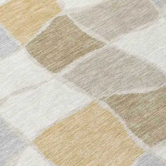 8' Ivory And Beige Round Geometric Washable Indoor Outdoor Area Rug Photo 4
