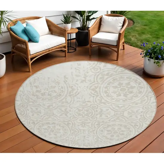 8' Ivory And Beige Round Medallion Washable Indoor Outdoor Area Rug Photo 1