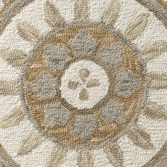 6' Ivory And Beige Wool Medallion Hand Tufted Round Rug Photo 9