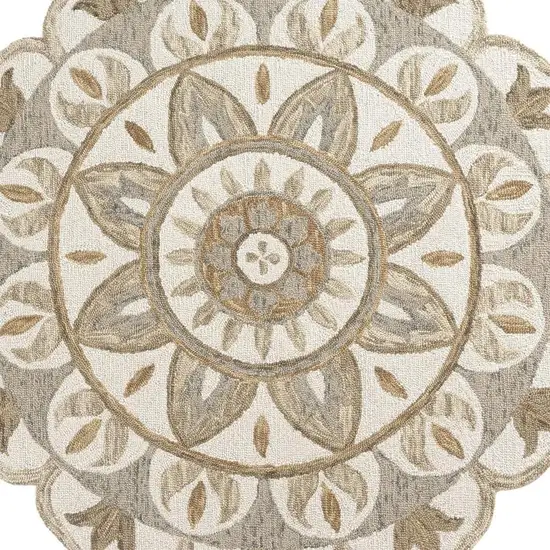 4' Ivory And Beige Wool Medallion Hand Tufted Round Rug Photo 4