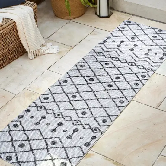 10' Ivory And Black Trellis Indoor Outdoor Runner Rug Photo 5