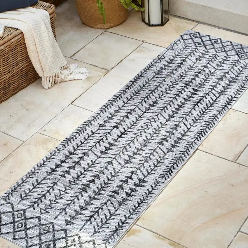 10' Ivory And Black Trellis Indoor Outdoor Runner Rug Photo 5