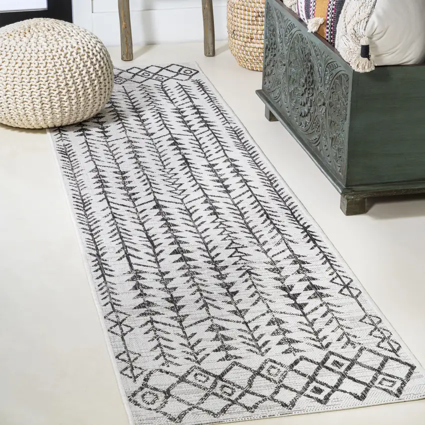10' Ivory And Black Trellis Indoor Outdoor Runner Rug Photo 4
