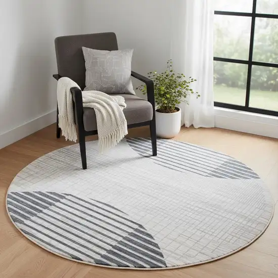 5' Ivory And Blue Geometric Washable Round Rug Photo 1
