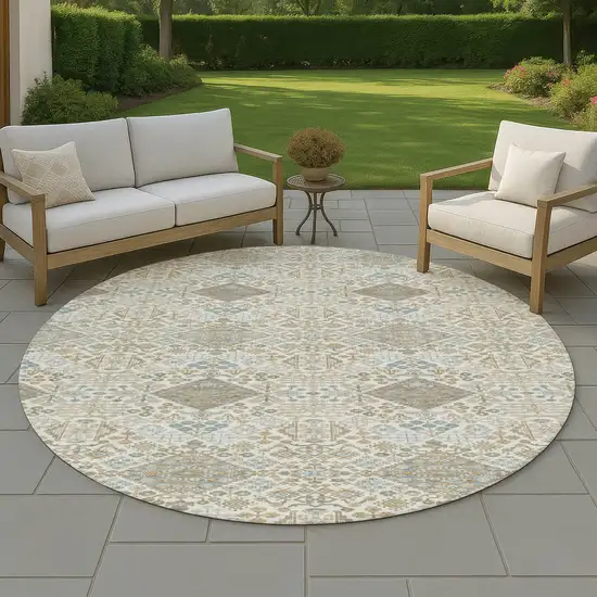 8' Ivory And Copper Round Geometric Washable Indoor Outdoor Area Rug Photo 4