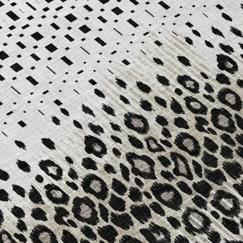 8' Ivory And Graphite Round Geometric Washable Indoor Outdoor Area Rug Photo 4