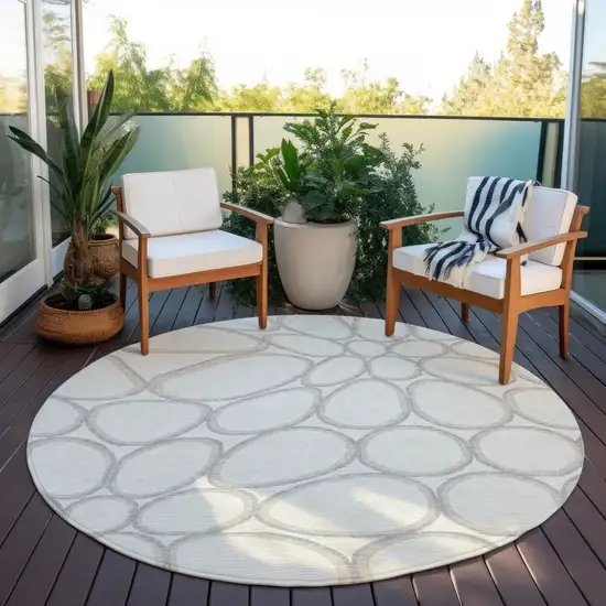 8' Ivory And Gray Round Abstract Washable Indoor Outdoor Area Rug Photo 6